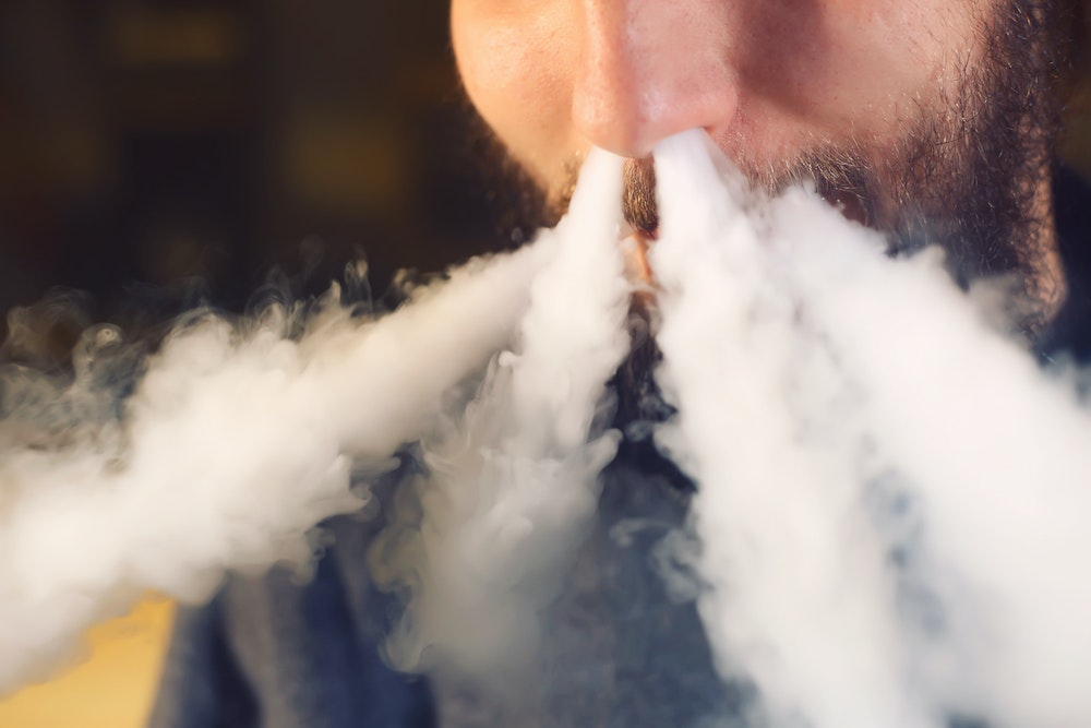 Ouvrir son magasin de cigarettes électroniques : un guide complet pour réussir dans ce secteur en plein essor